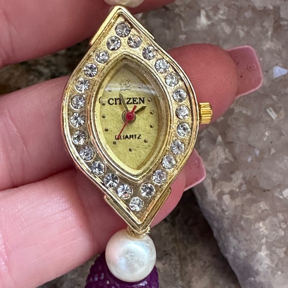 Gold Citizen Rhinestone Turkish Pearl Watch - Picture 11 of 11